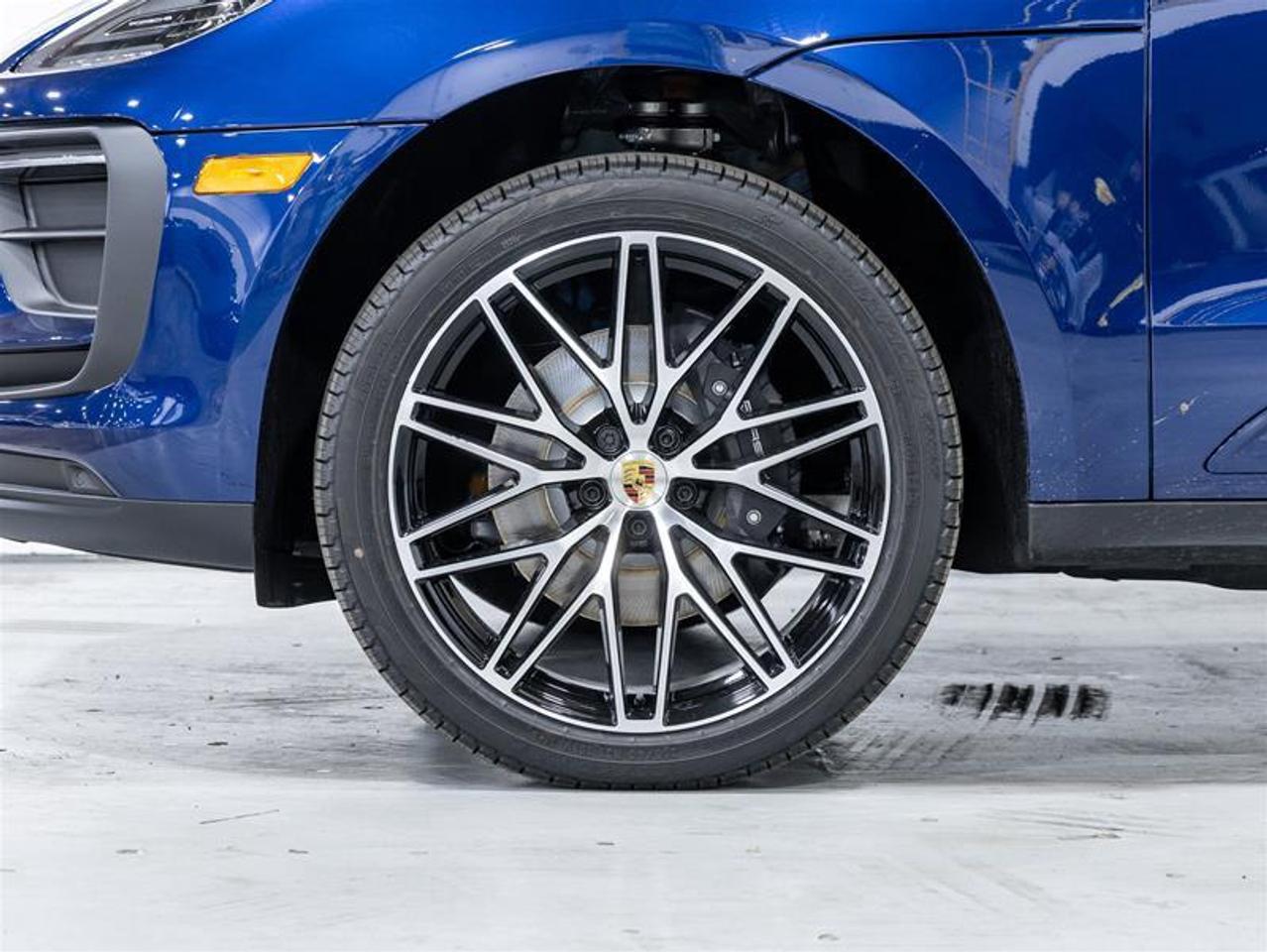 2025 Porsche Macan  Photo4