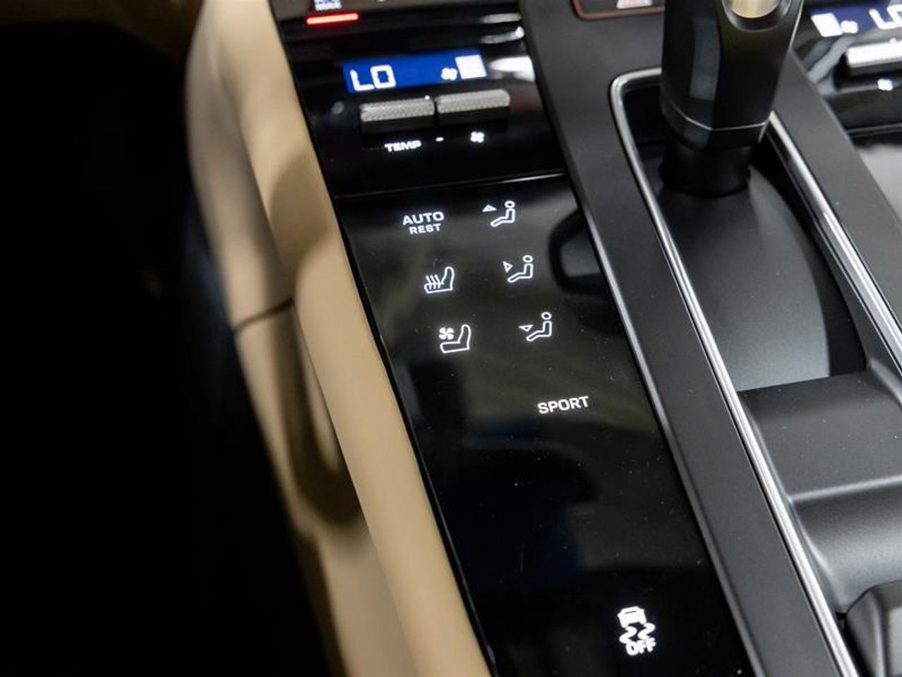 2025 Porsche Macan  Photo