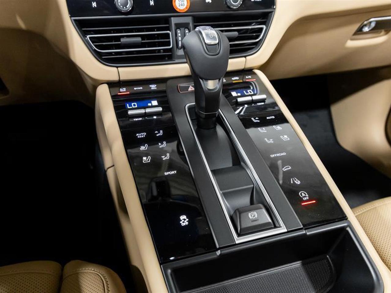 2025 Porsche Macan  Photo