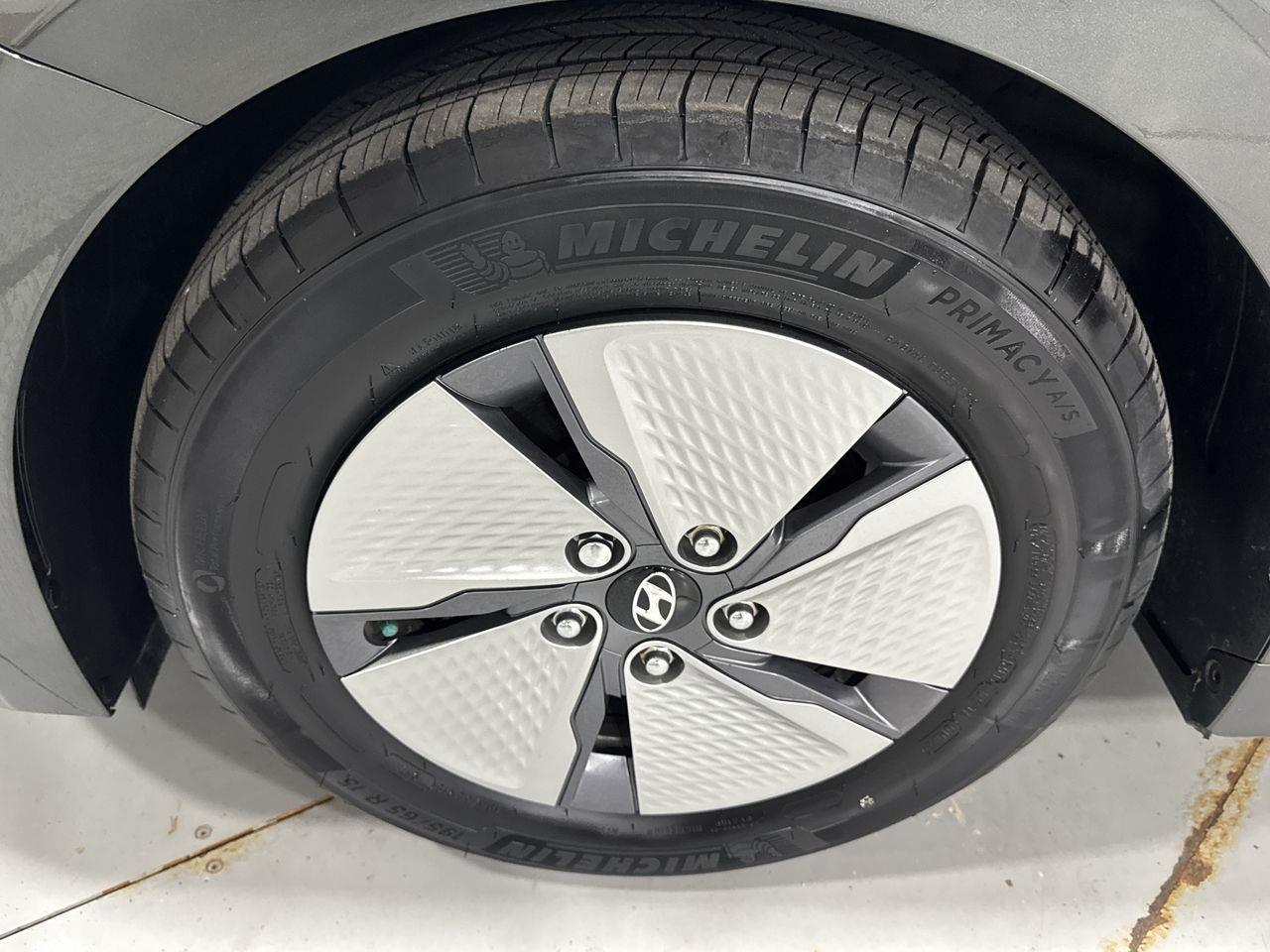 2020 Hyundai Ioniq Hybrid Preferred 4dr Hatchback Photo