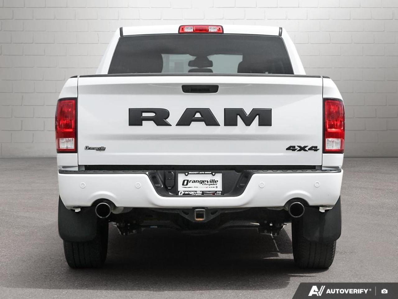 2022 RAM 1500 Classic EXPRESS 4X4 CREW CAB 5'7" BOX Photo