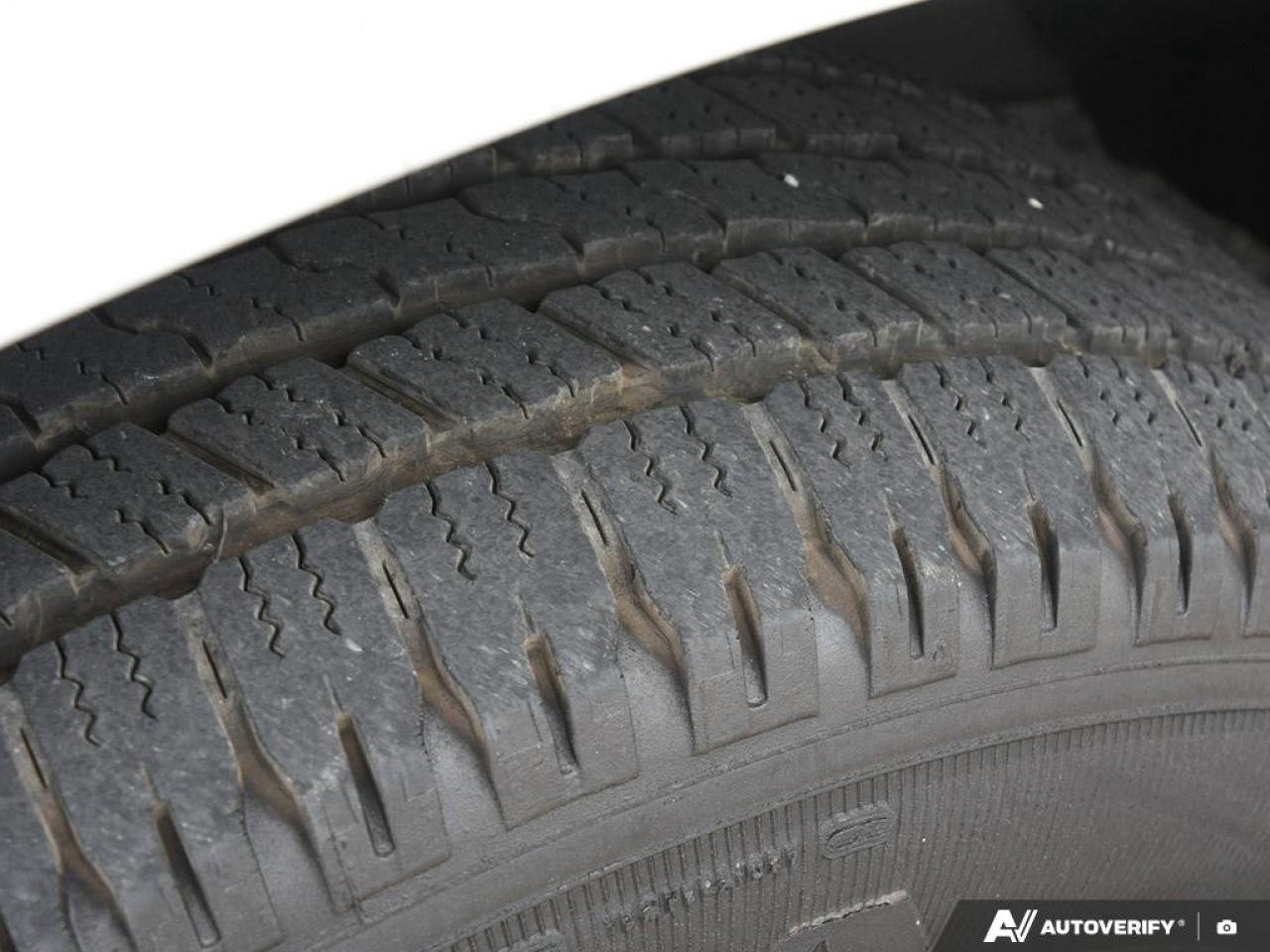 2022 RAM 1500 Classic EXPRESS 4X4 CREW CAB 5'7" BOX Photo