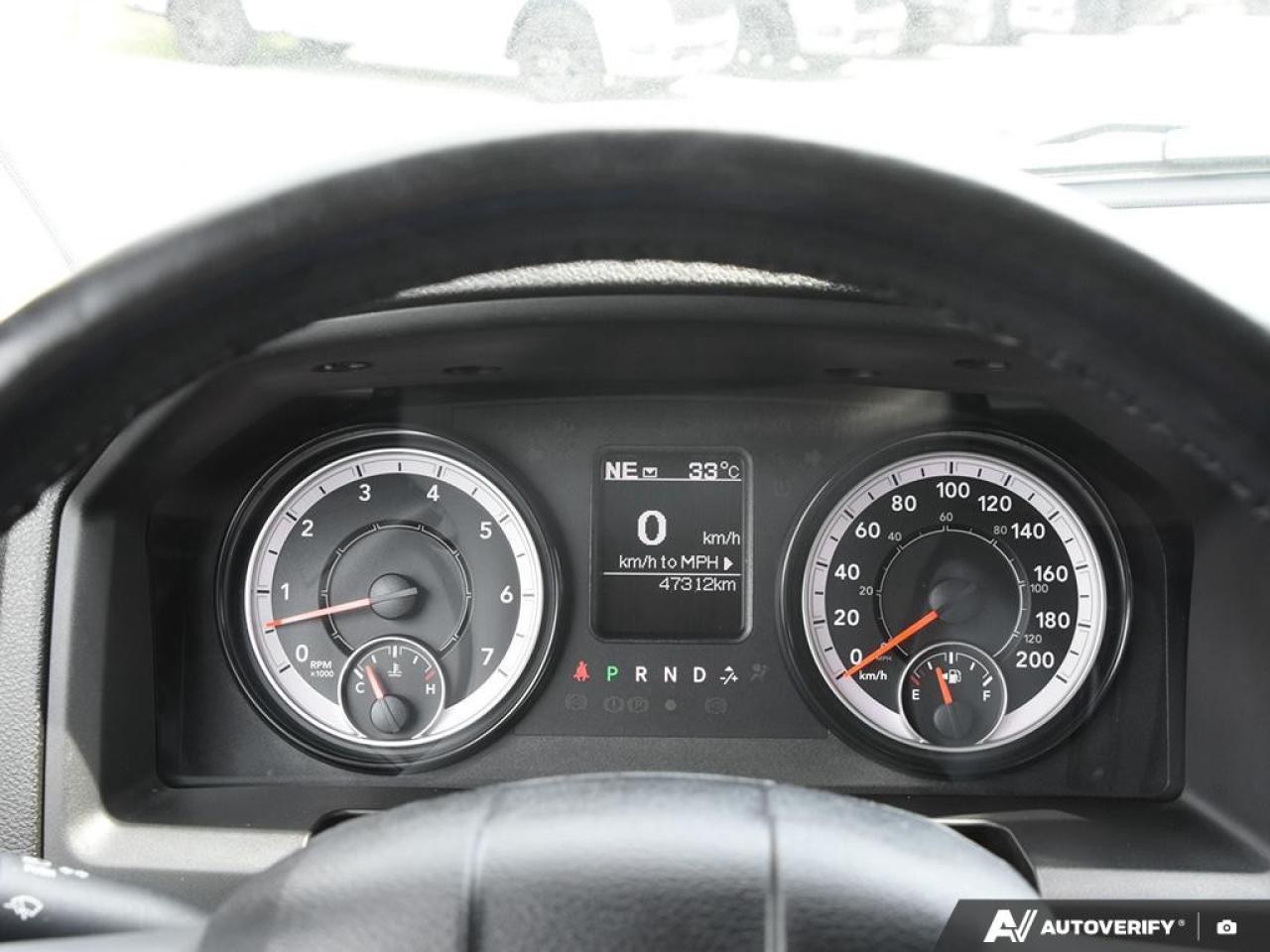 2022 RAM 1500 Classic EXPRESS 4X4 CREW CAB 5'7" BOX Photo