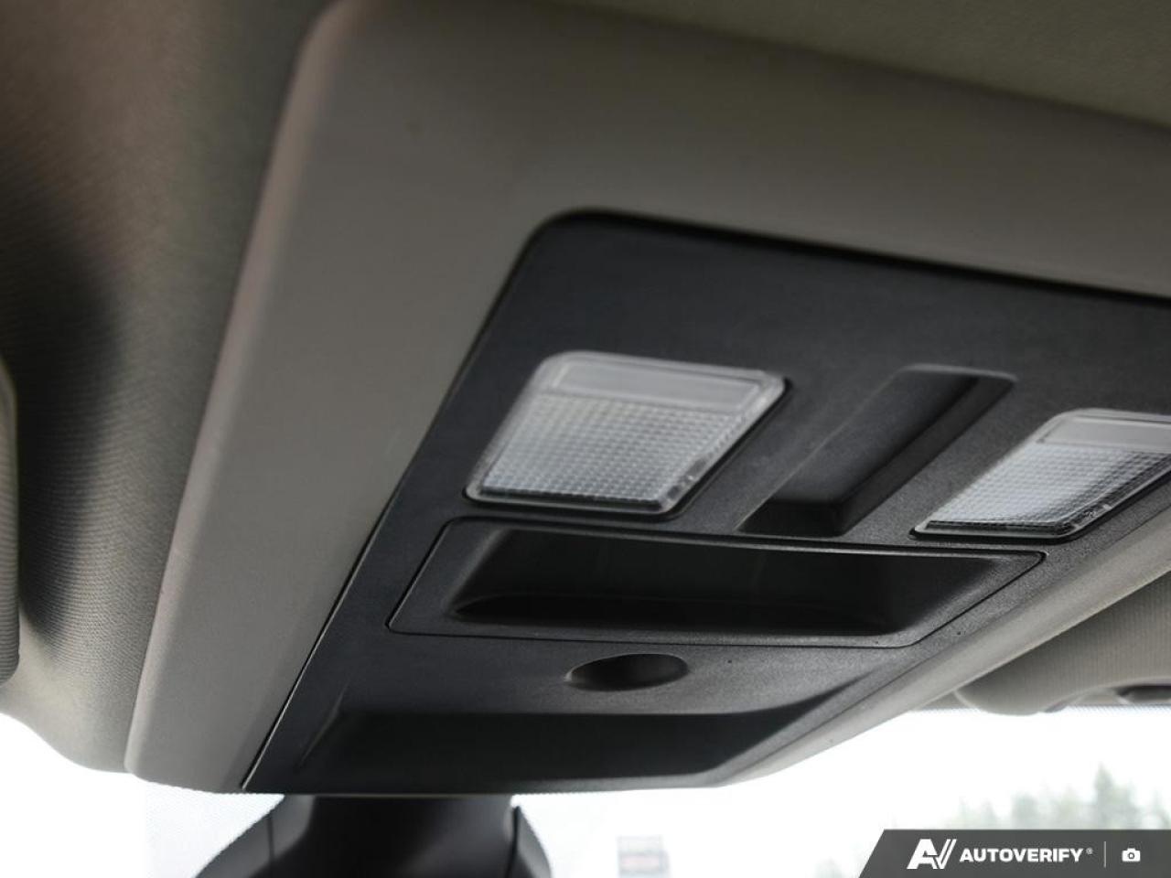 2022 RAM 1500 Classic EXPRESS 4X4 CREW CAB 5'7" BOX Photo