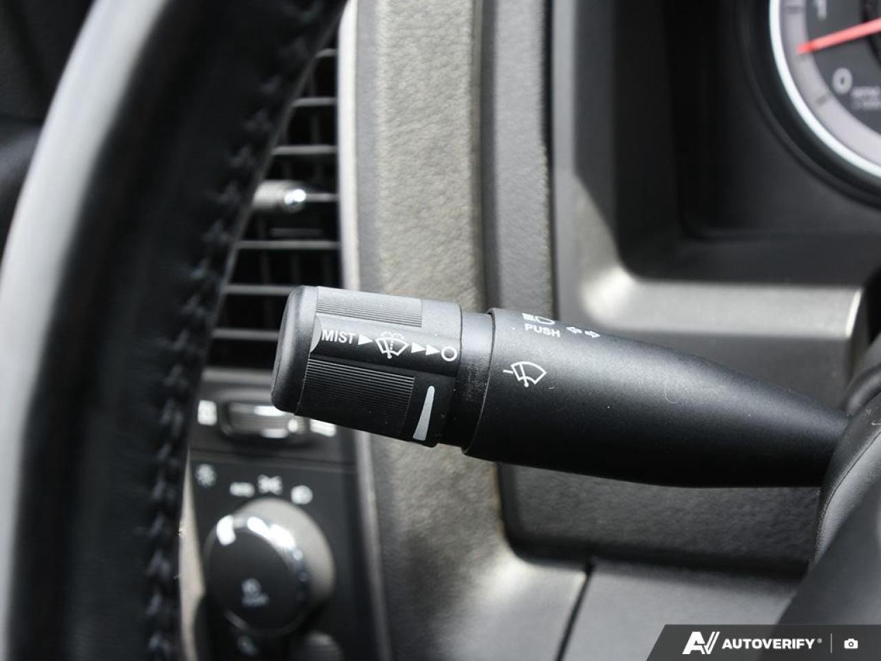 2022 RAM 1500 Classic EXPRESS 4X4 CREW CAB 5'7" BOX Photo