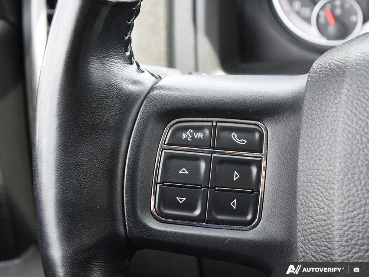 2022 RAM 1500 Classic EXPRESS 4X4 CREW CAB 5'7" BOX Photo