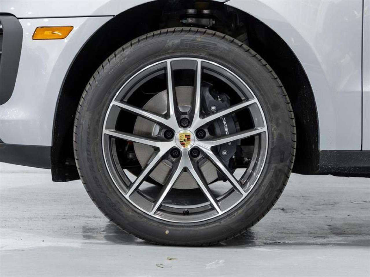 2025 Porsche Macan  Photo4