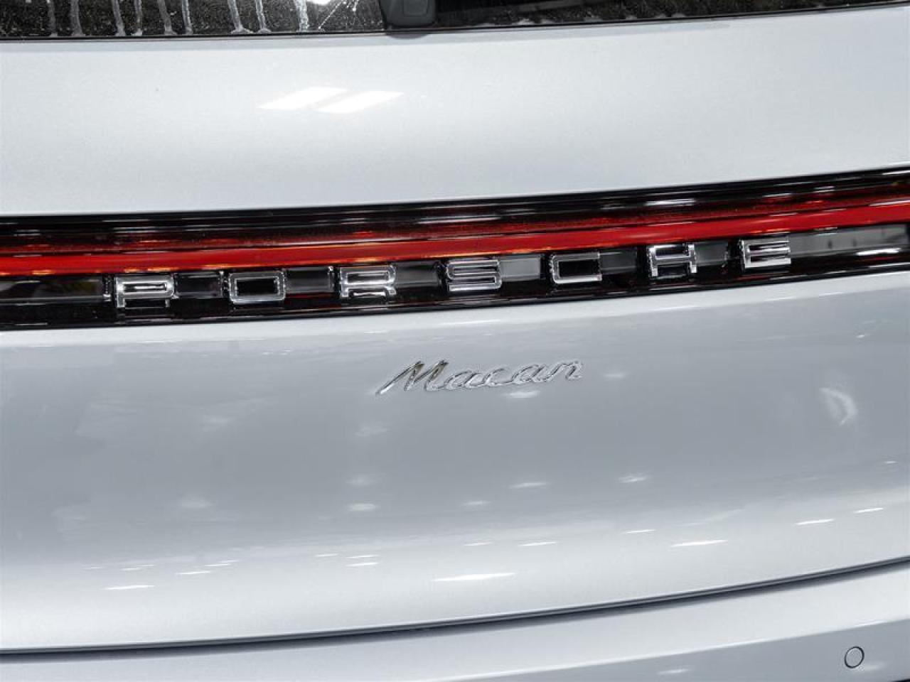 2025 Porsche Macan  Photo