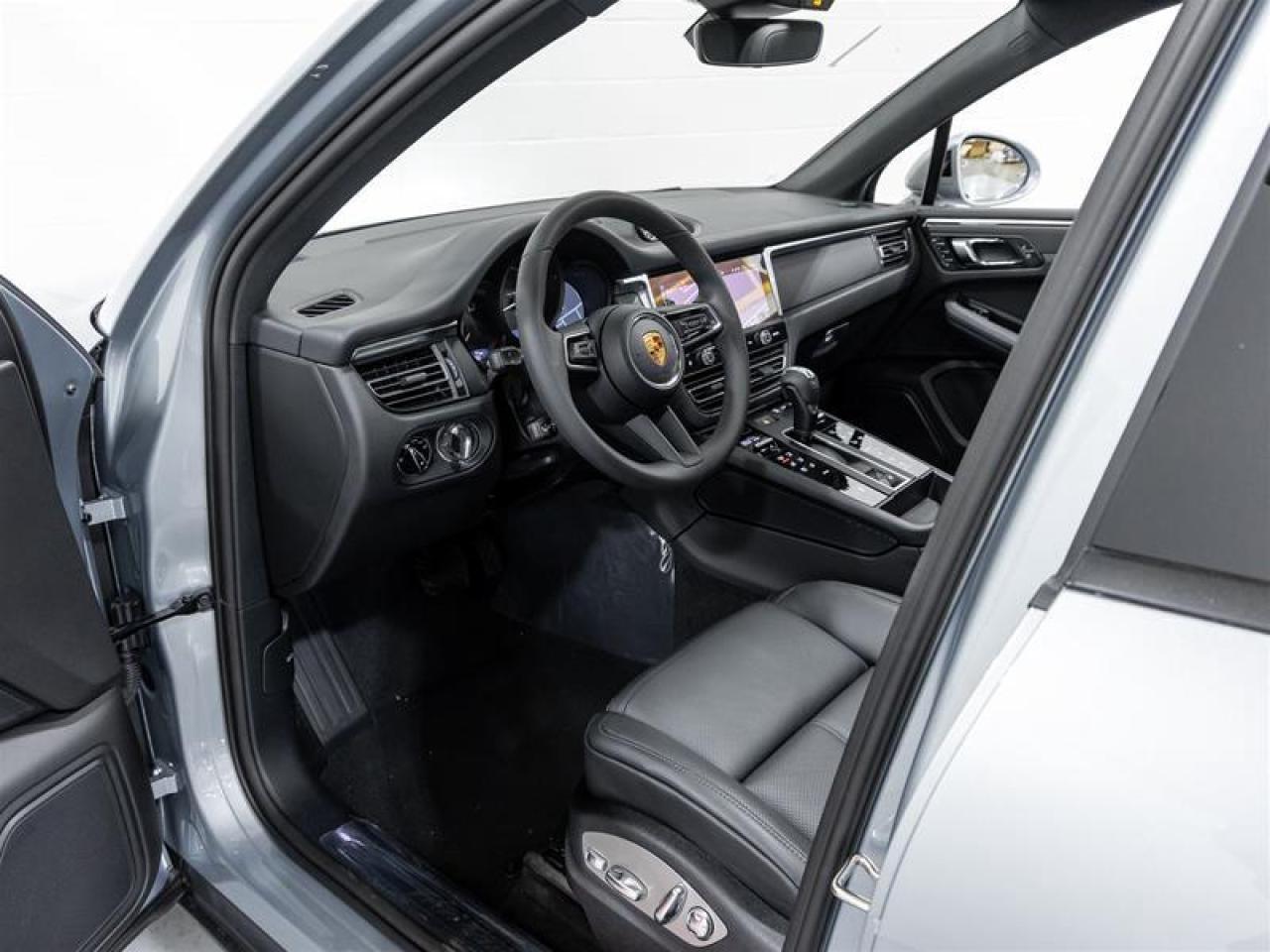 2025 Porsche Macan  Photo