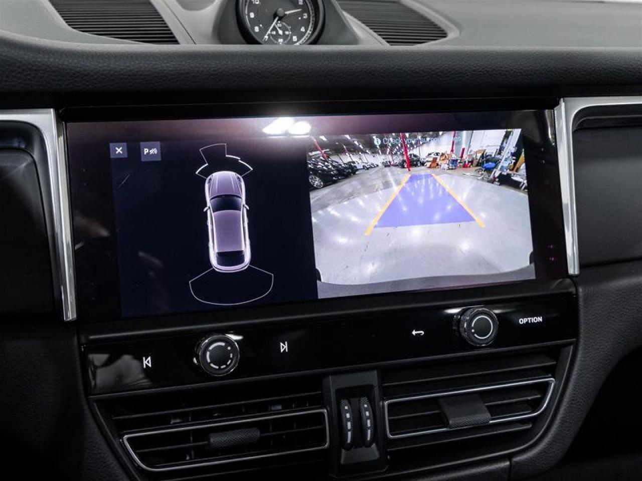 2025 Porsche Macan  Photo