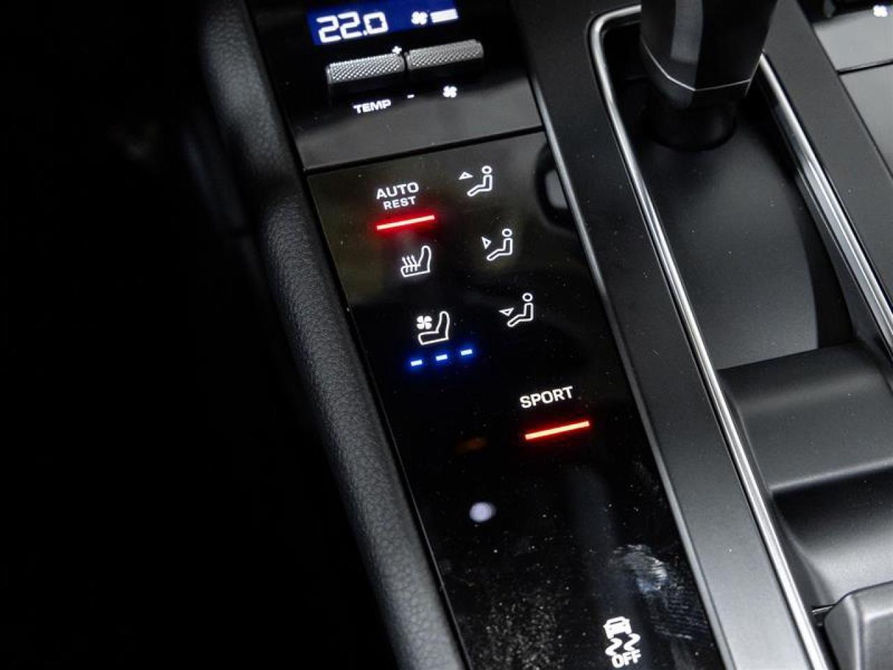 2025 Porsche Macan  Photo