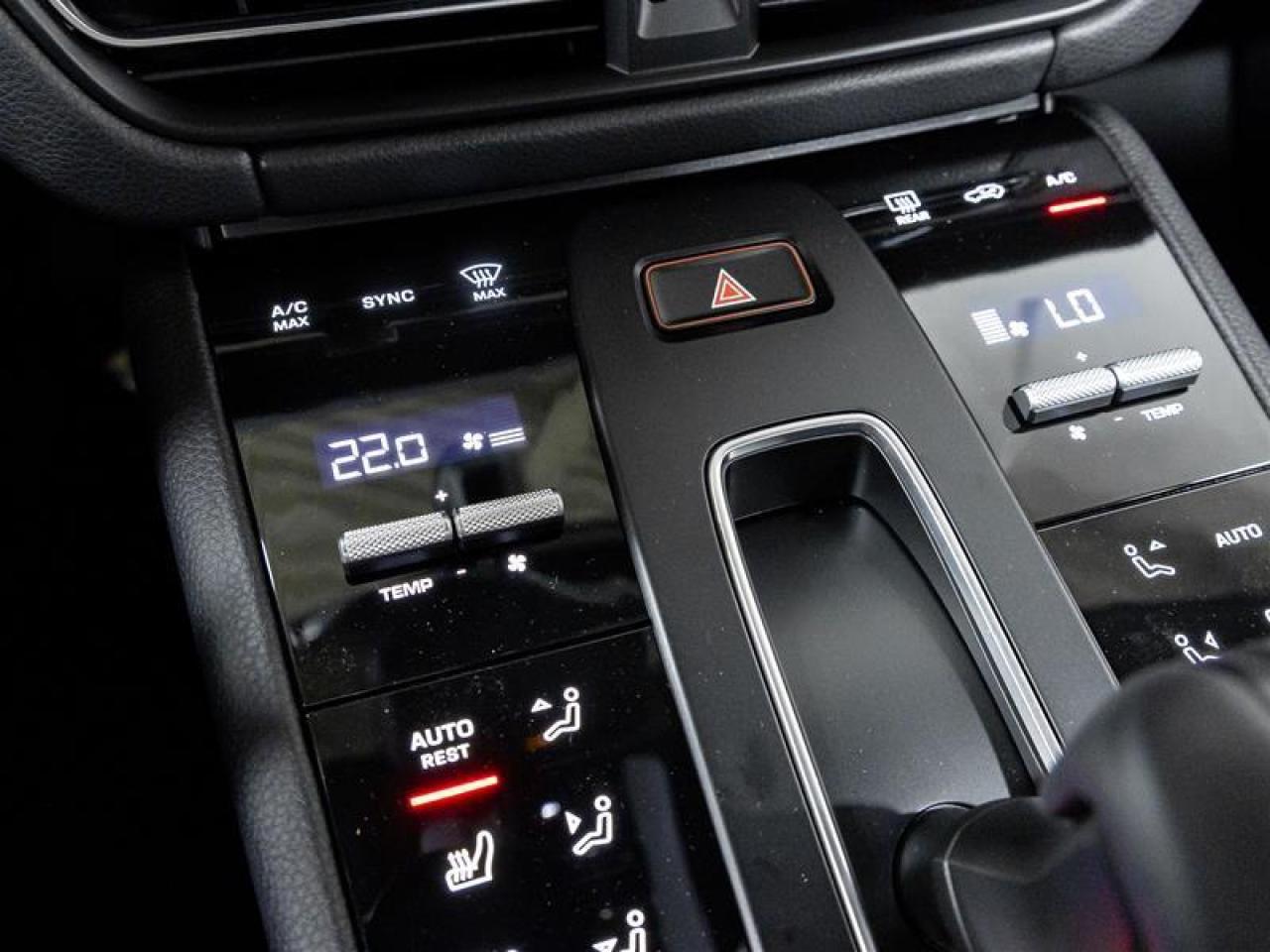 2025 Porsche Macan  Photo