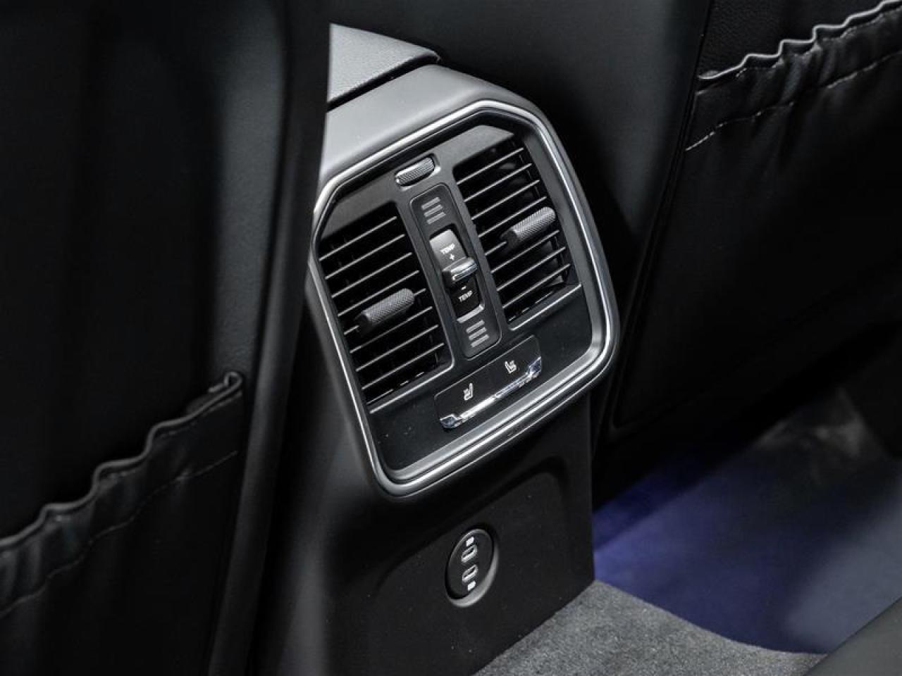 2025 Porsche Macan  Photo