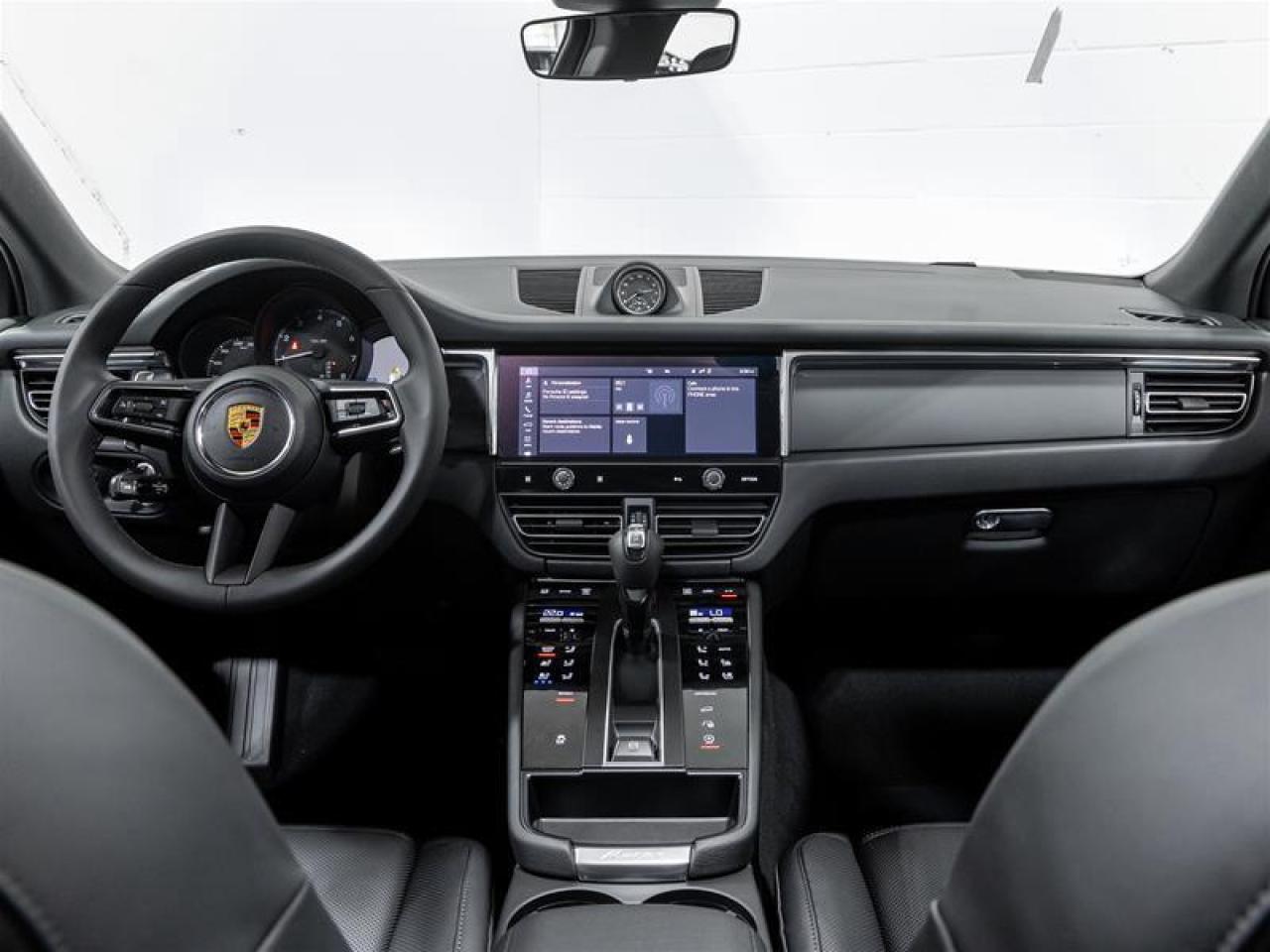 2025 Porsche Macan  Photo