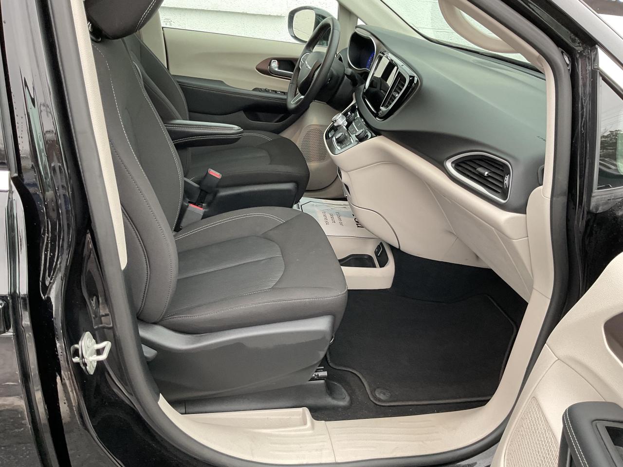 2024 Chrysler Grand Caravan SXT Front-Wheel Drive Passenger Van Photo