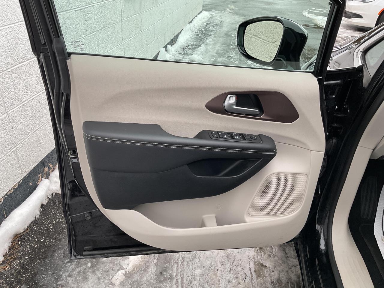 2024 Chrysler Grand Caravan SXT Front-Wheel Drive Passenger Van Photo