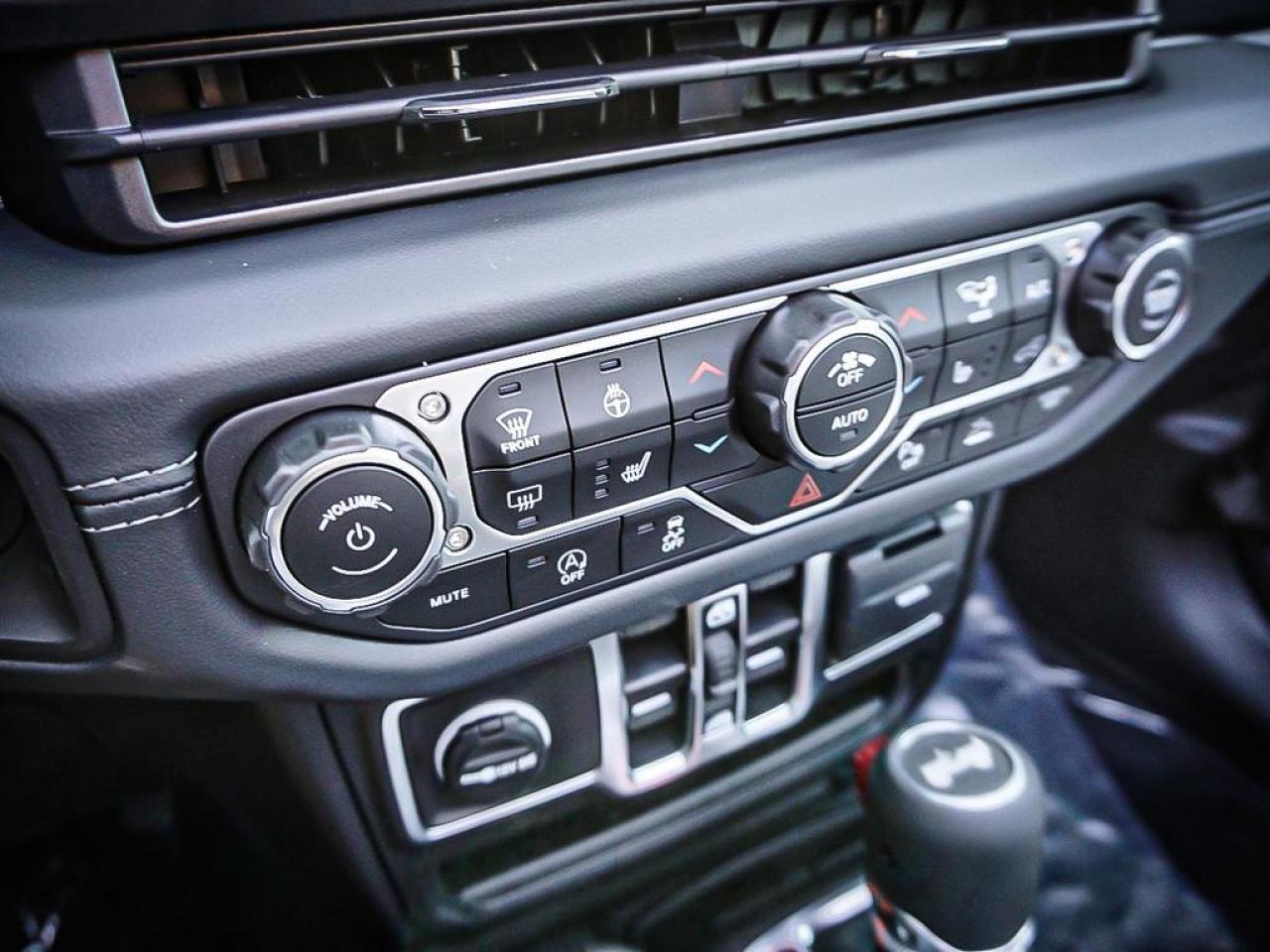 2025 Jeep Wrangler  Photo