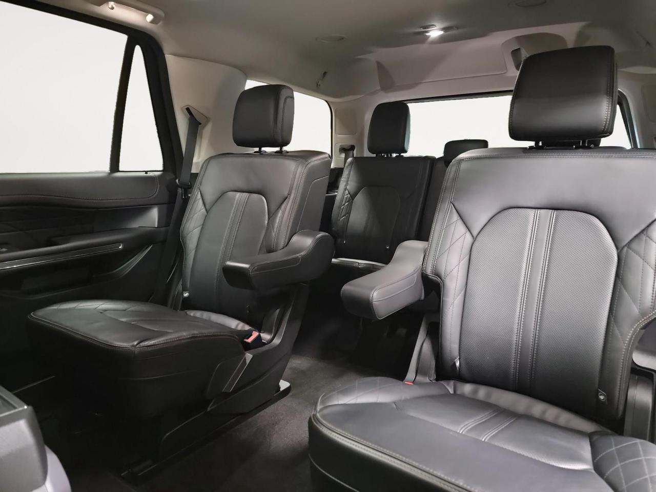 2021 Ford Expedition Platinum 4dr 4x4 Photo