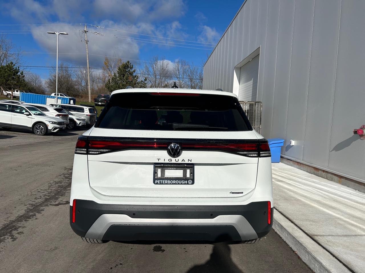 2026 Volkswagen Tiguan Comfortline 4dr All-wheel Drive 4MOTION Photo3