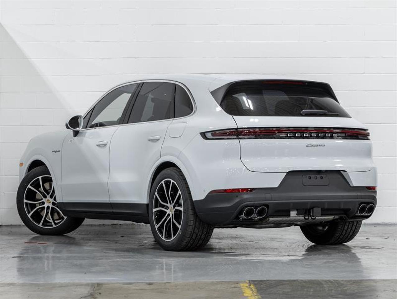 2025 Porsche Cayenne  Photo2