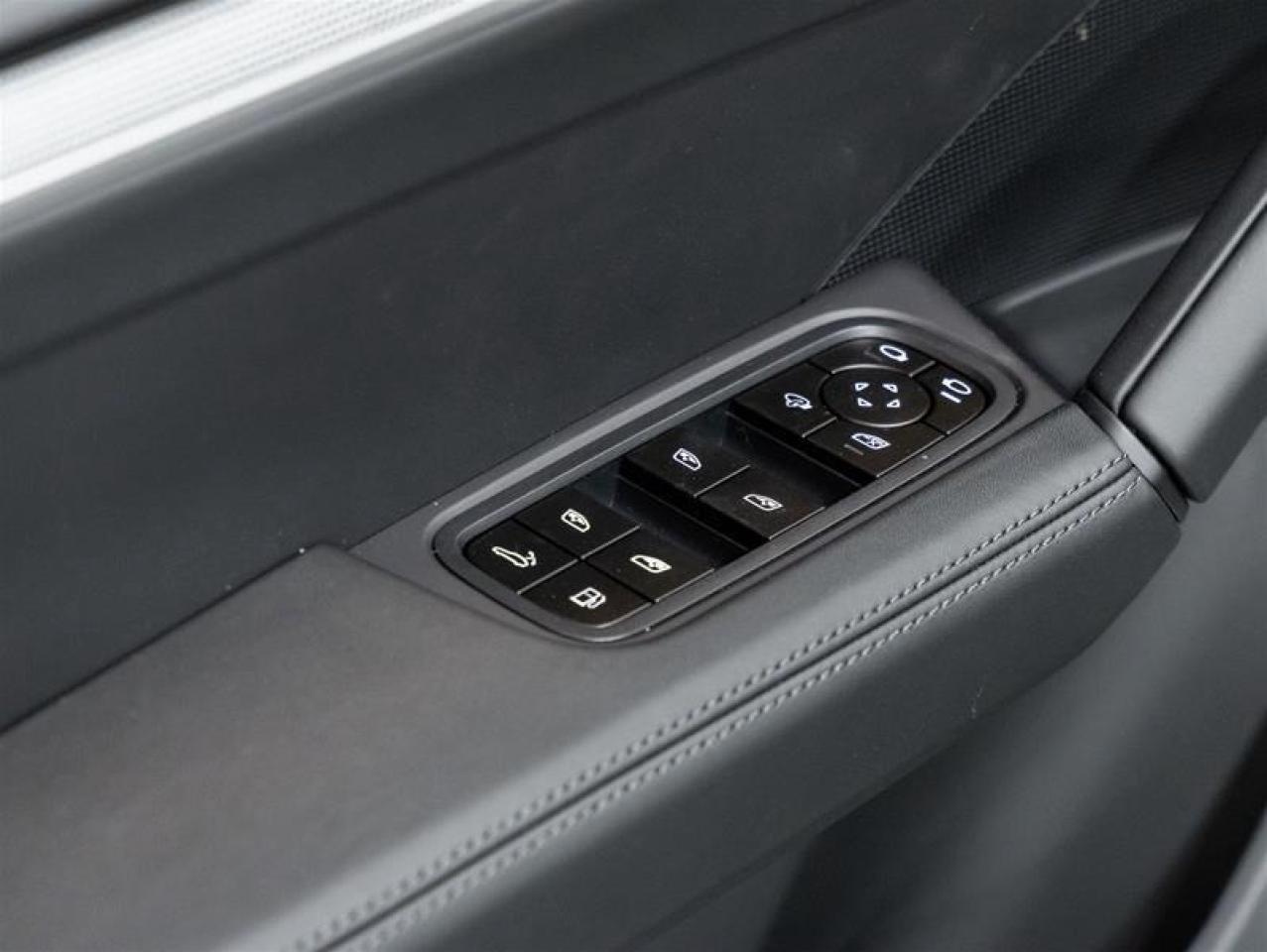 2025 Porsche Cayenne  Photo