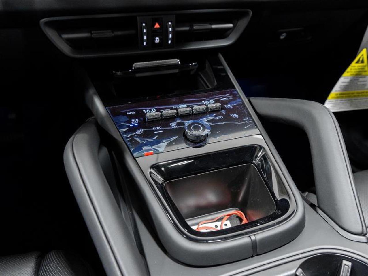 2025 Porsche Cayenne  Photo