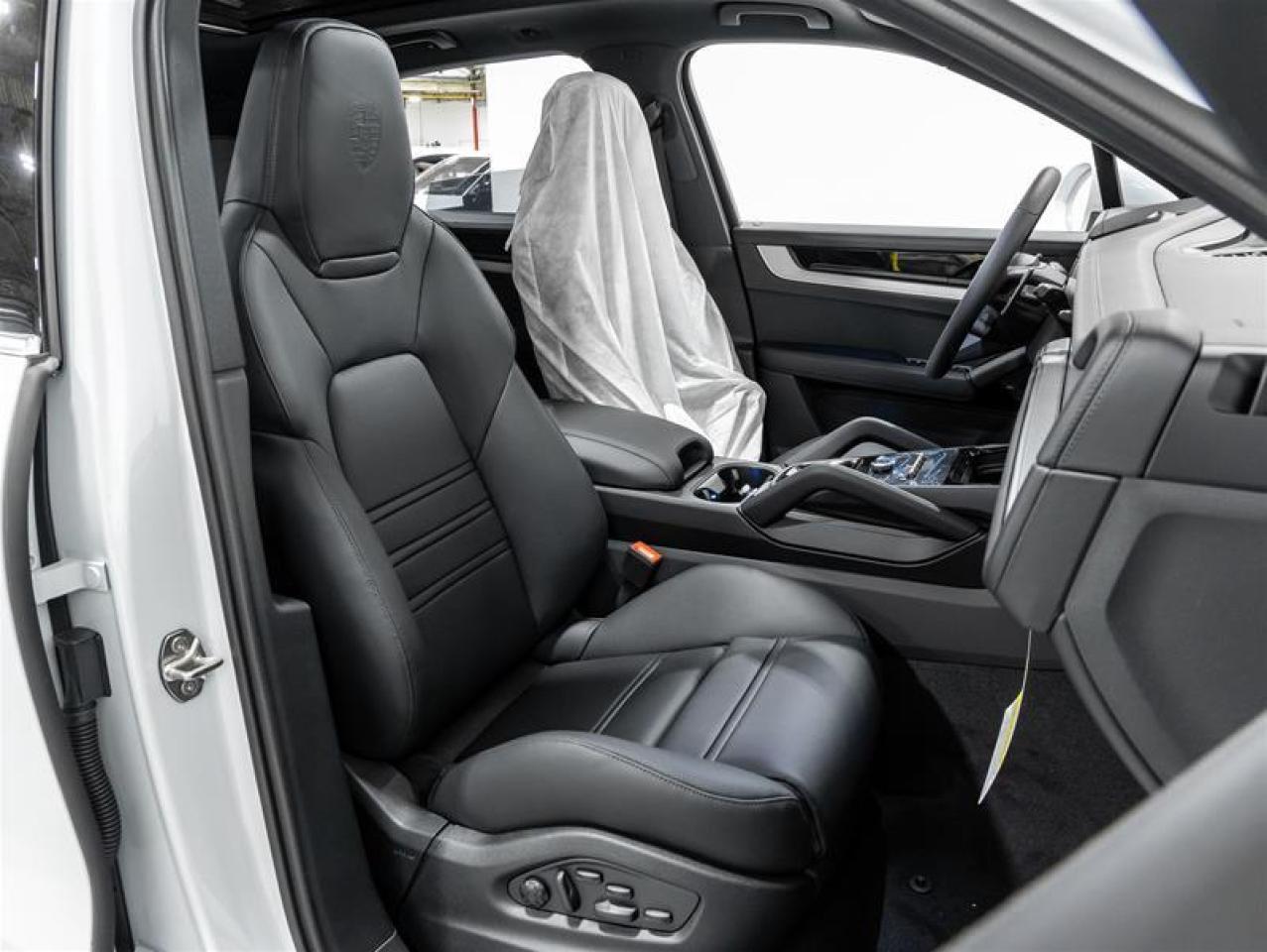 2025 Porsche Cayenne  Photo