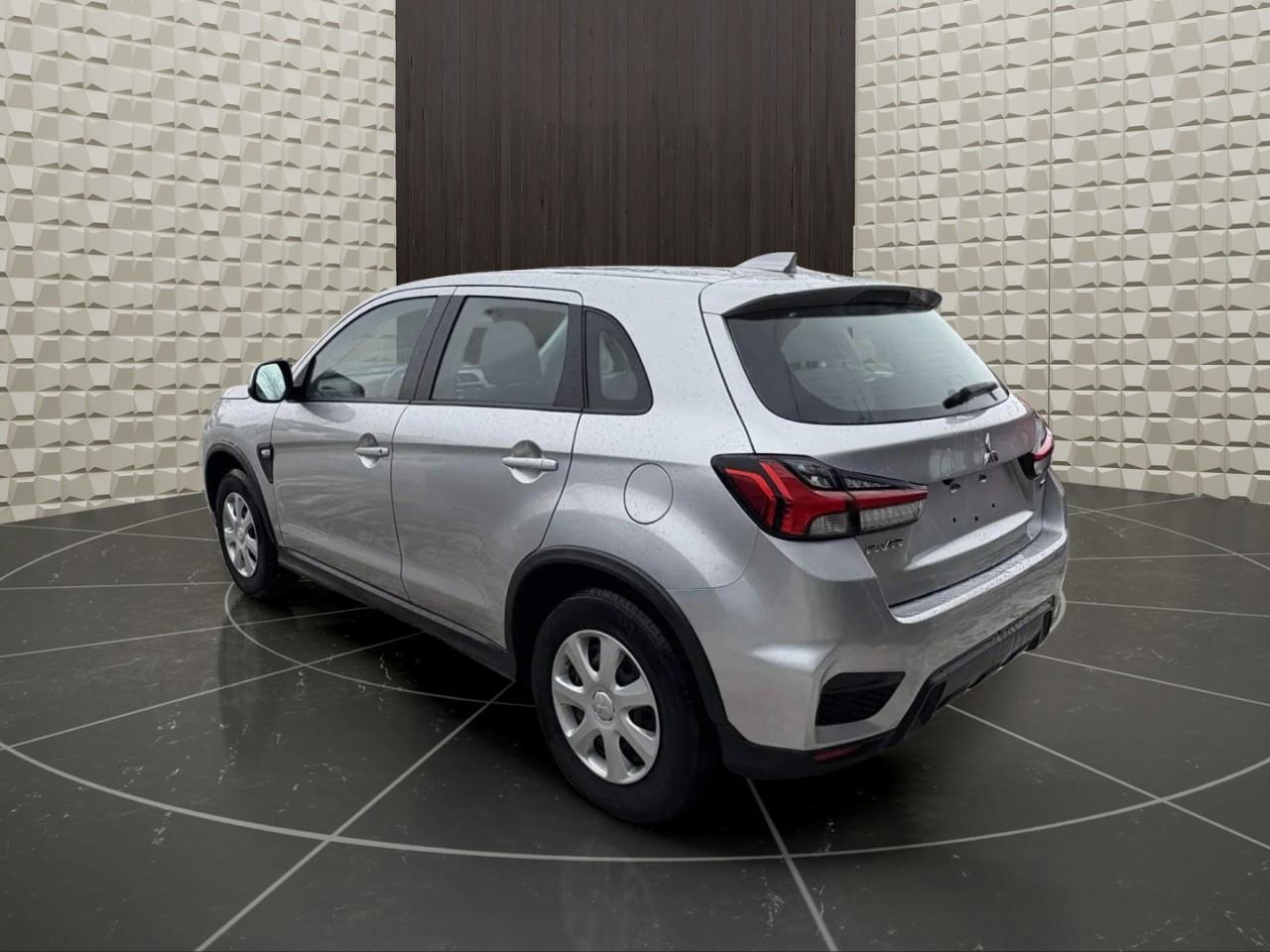 2023 Mitsubishi RVR ES 4dr AWC Photo