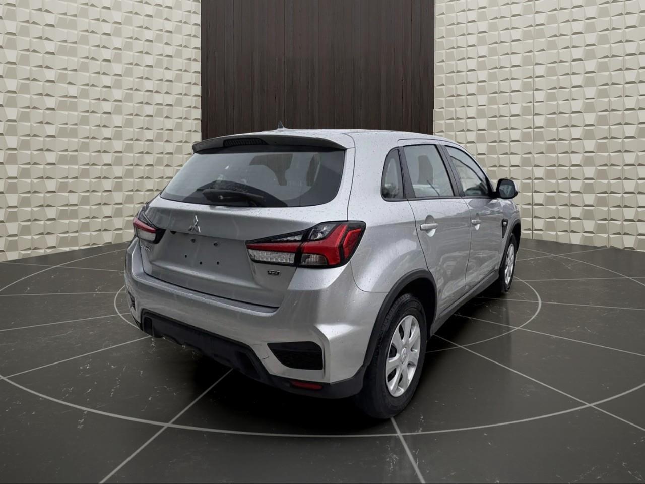 2023 Mitsubishi RVR ES 4dr AWC Photo