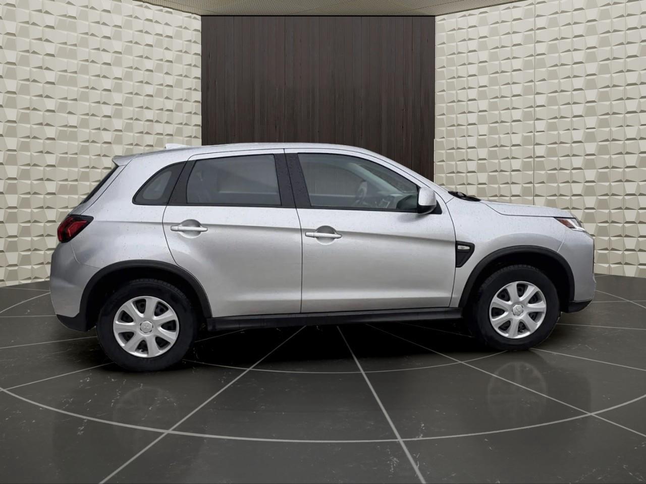 2023 Mitsubishi RVR ES 4dr AWC Photo