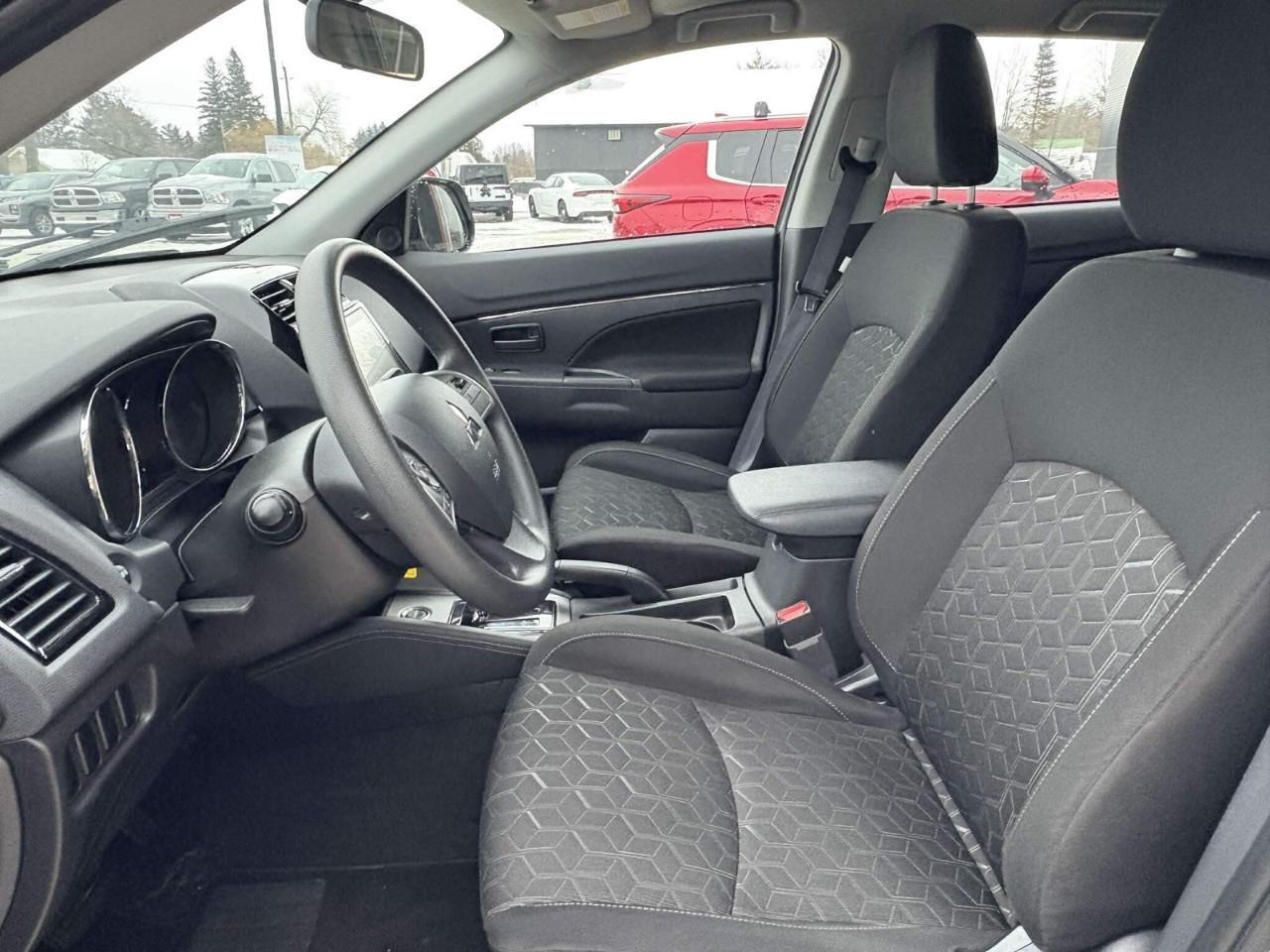 2023 Mitsubishi RVR ES 4dr AWC Photo