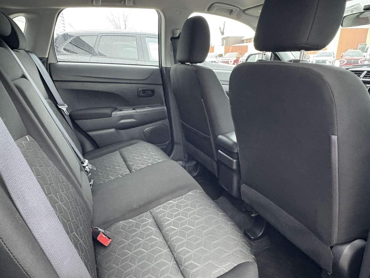 2023 Mitsubishi RVR ES 4dr AWC Photo