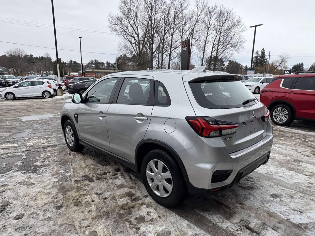 2023 Mitsubishi RVR ES 4dr AWC Photo