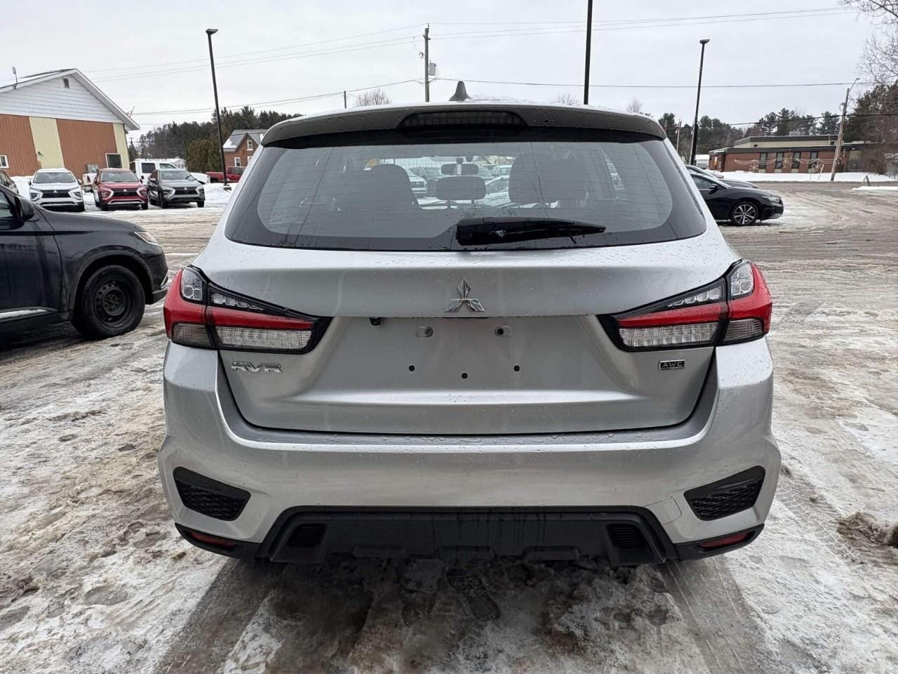 2023 Mitsubishi RVR ES 4dr AWC Photo