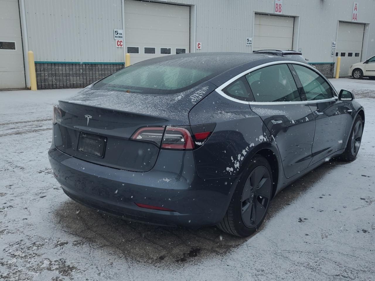 2020 Tesla Model 3 SR+ I OVER 100 TESLAS EVSUPERSTORE.CA Photo