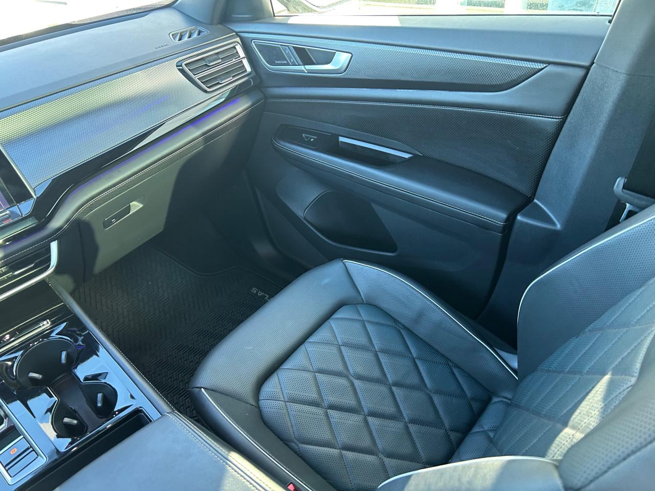 2024 Volkswagen Atlas Cross Sport 2.0 TSI Execline 4dr All-Wheel Drive 4MOTION Photo