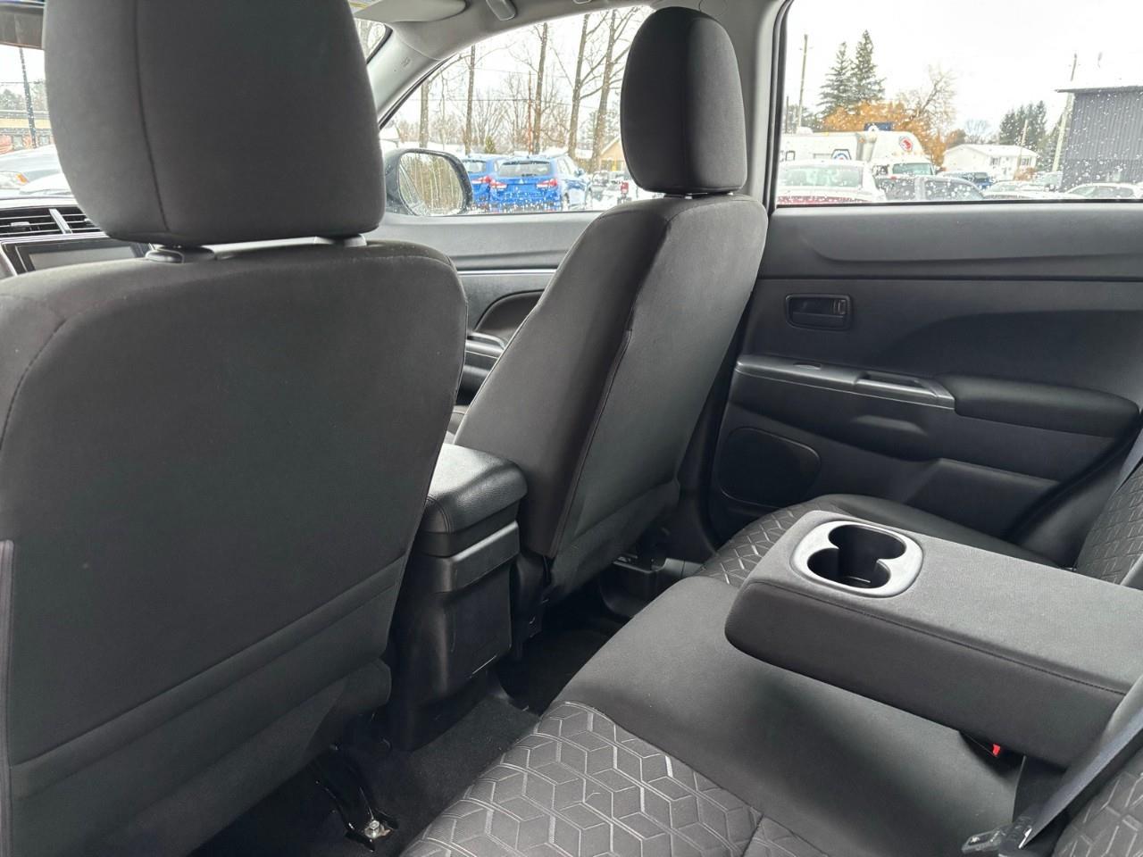 2023 Mitsubishi RVR ES 4dr AWC Photo