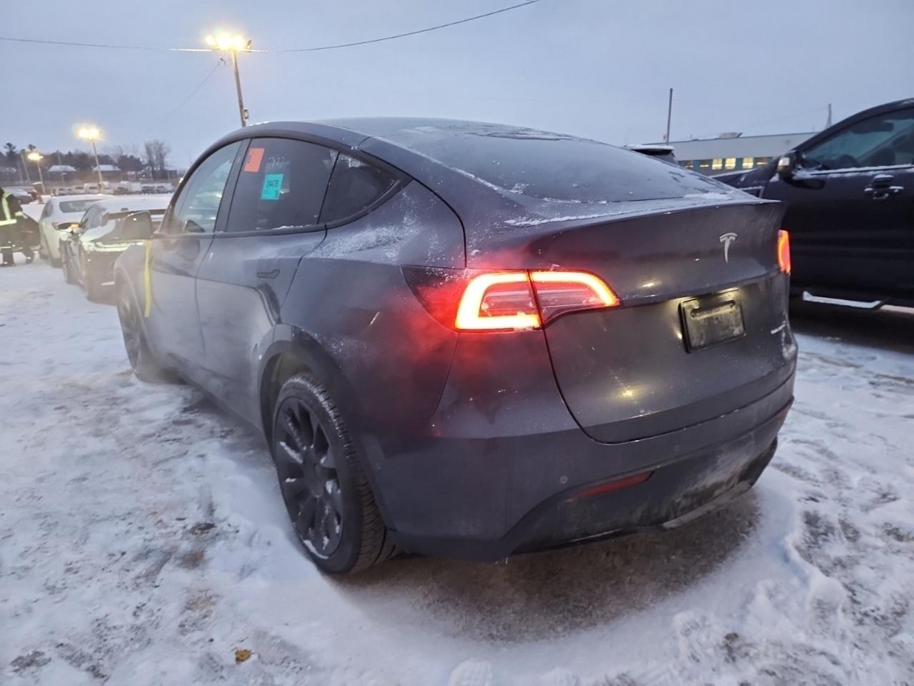 2022 Tesla Model Y LR AWD I OVER 100 TESLAS EVSUPERSTORE.CA Photo