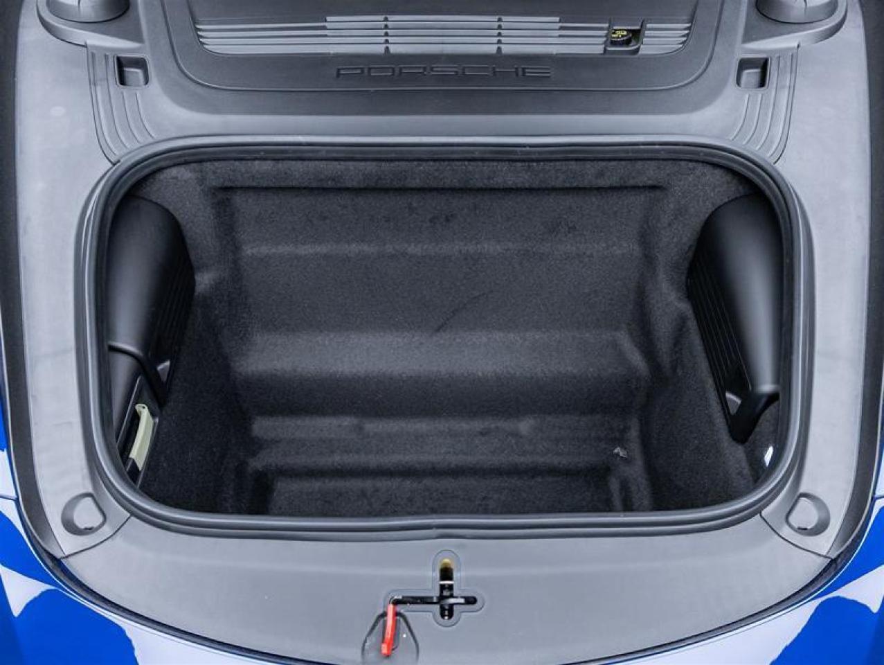 2025 Porsche 718 Cayman  Photo4