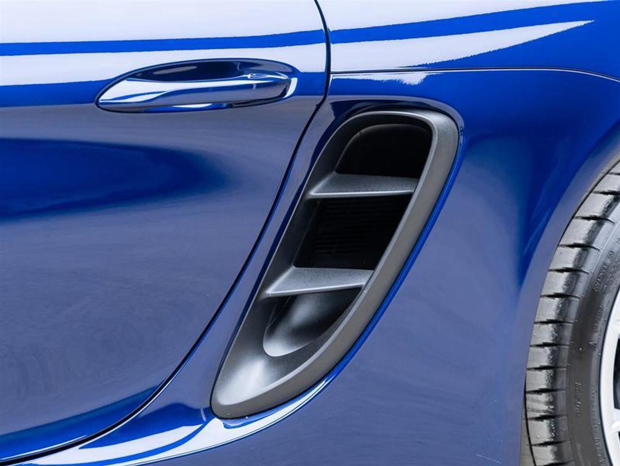 2025 Porsche 718 Cayman  Photo