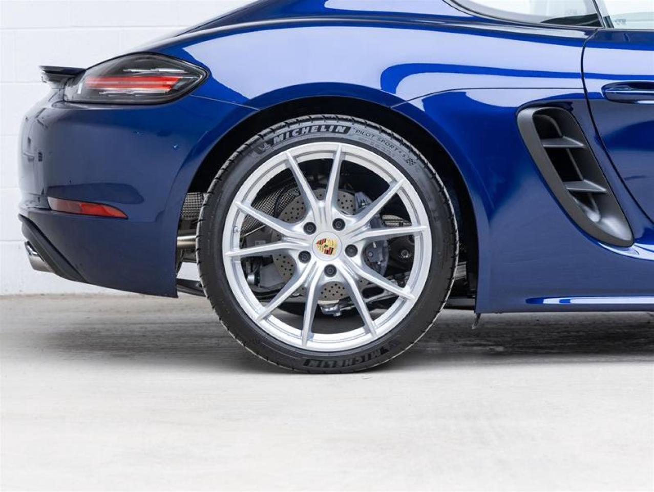 2025 Porsche 718 Cayman  Photo