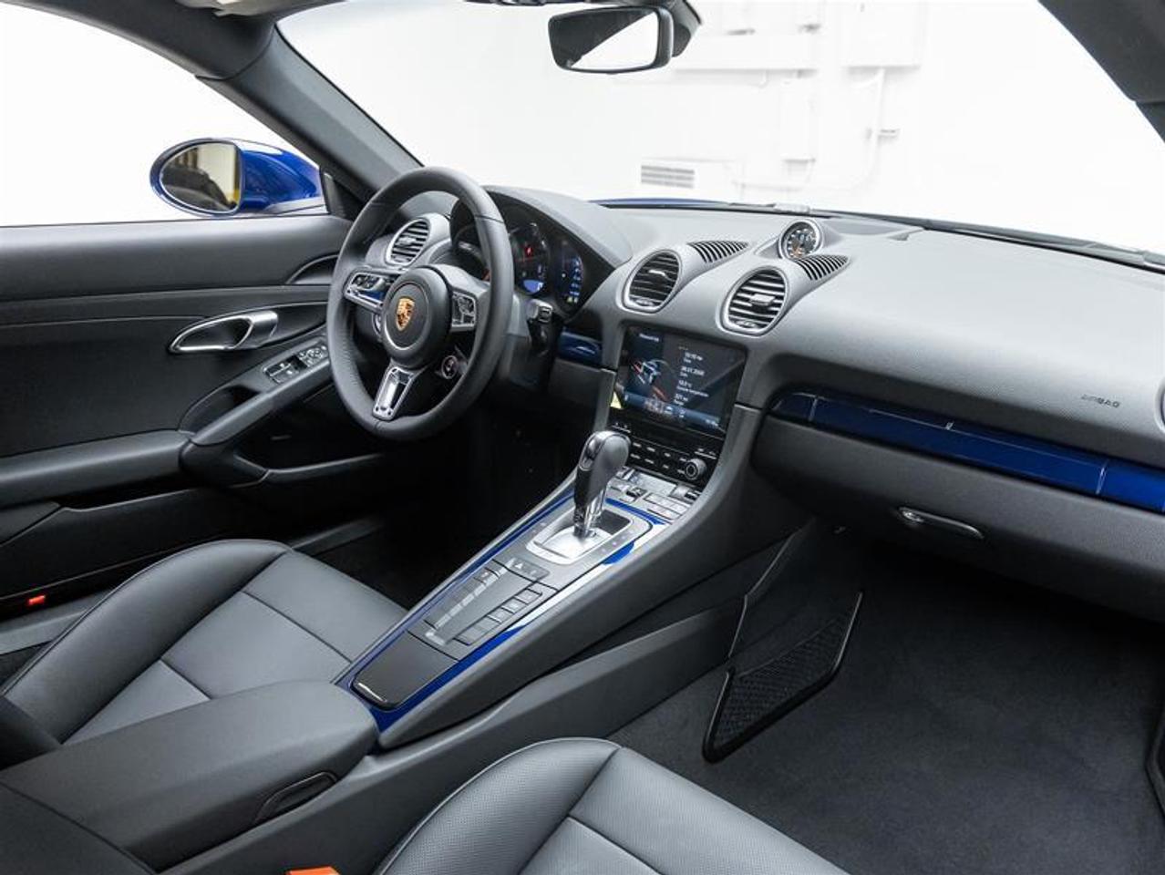 2025 Porsche 718 Cayman  Photo