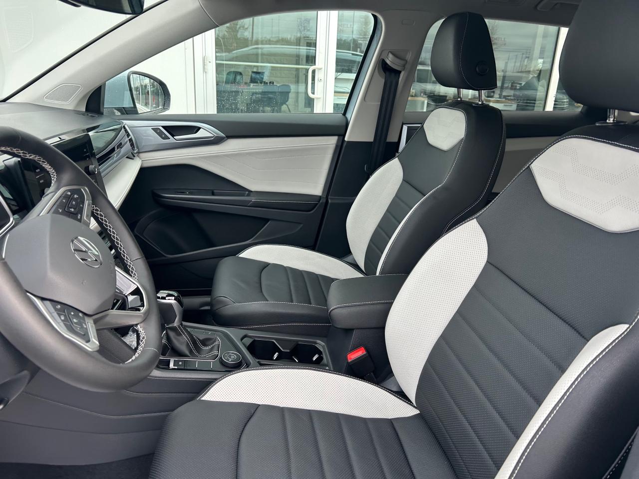 2026 Volkswagen Taos Highline 4dr All-Wheel Drive 4MOTION Photo