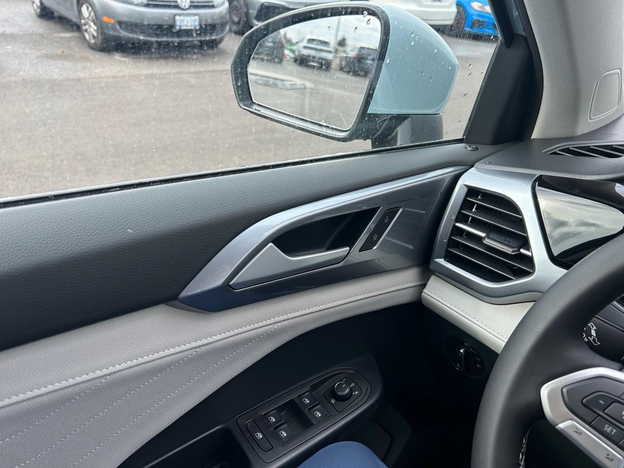 2026 Volkswagen Taos Highline 4dr All-Wheel Drive 4MOTION Photo