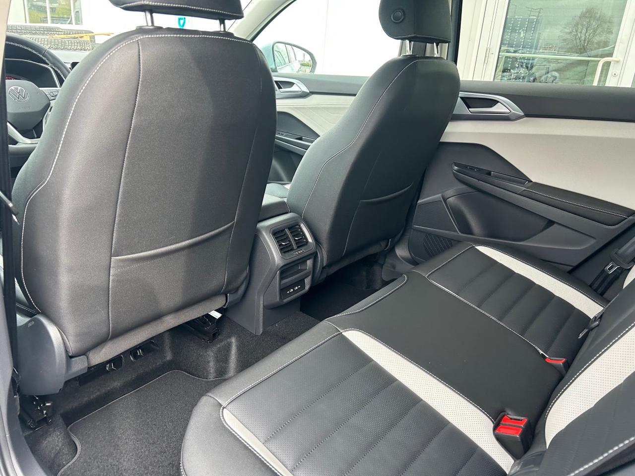 2026 Volkswagen Taos Highline 4dr All-Wheel Drive 4MOTION Photo