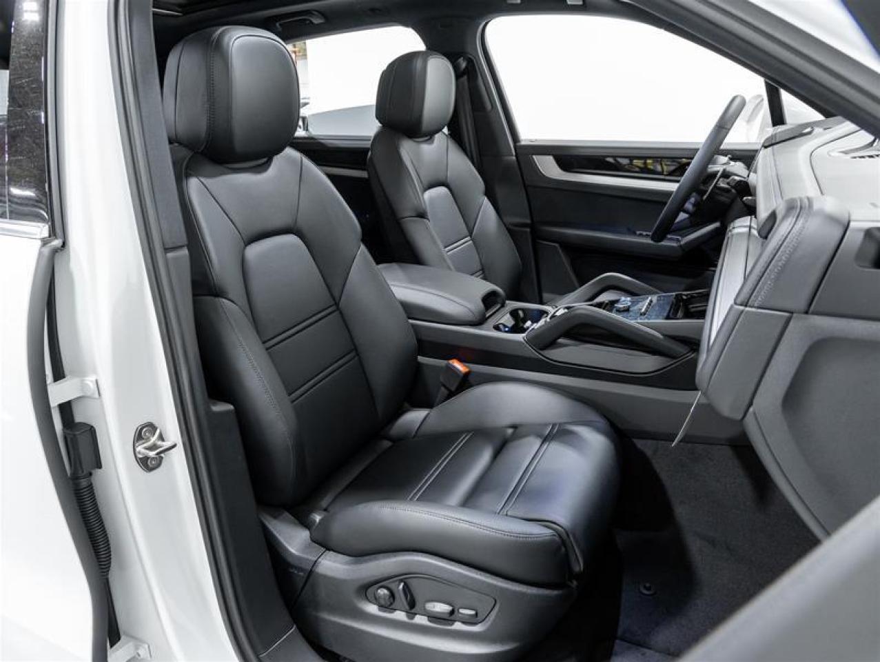 2025 Porsche Cayenne  Photo