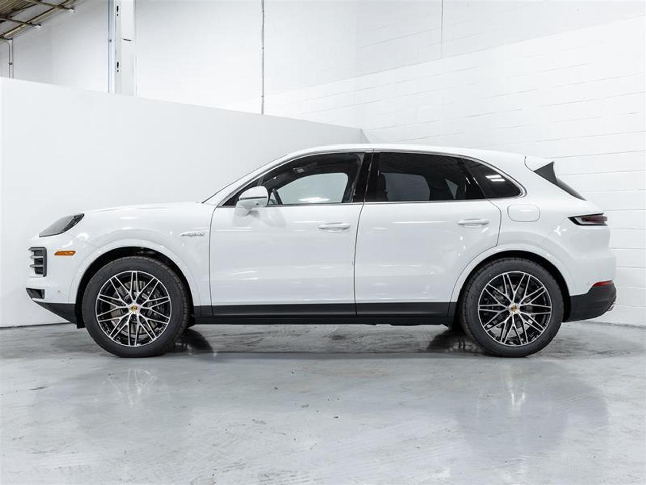 2025 Porsche Cayenne  Photo0