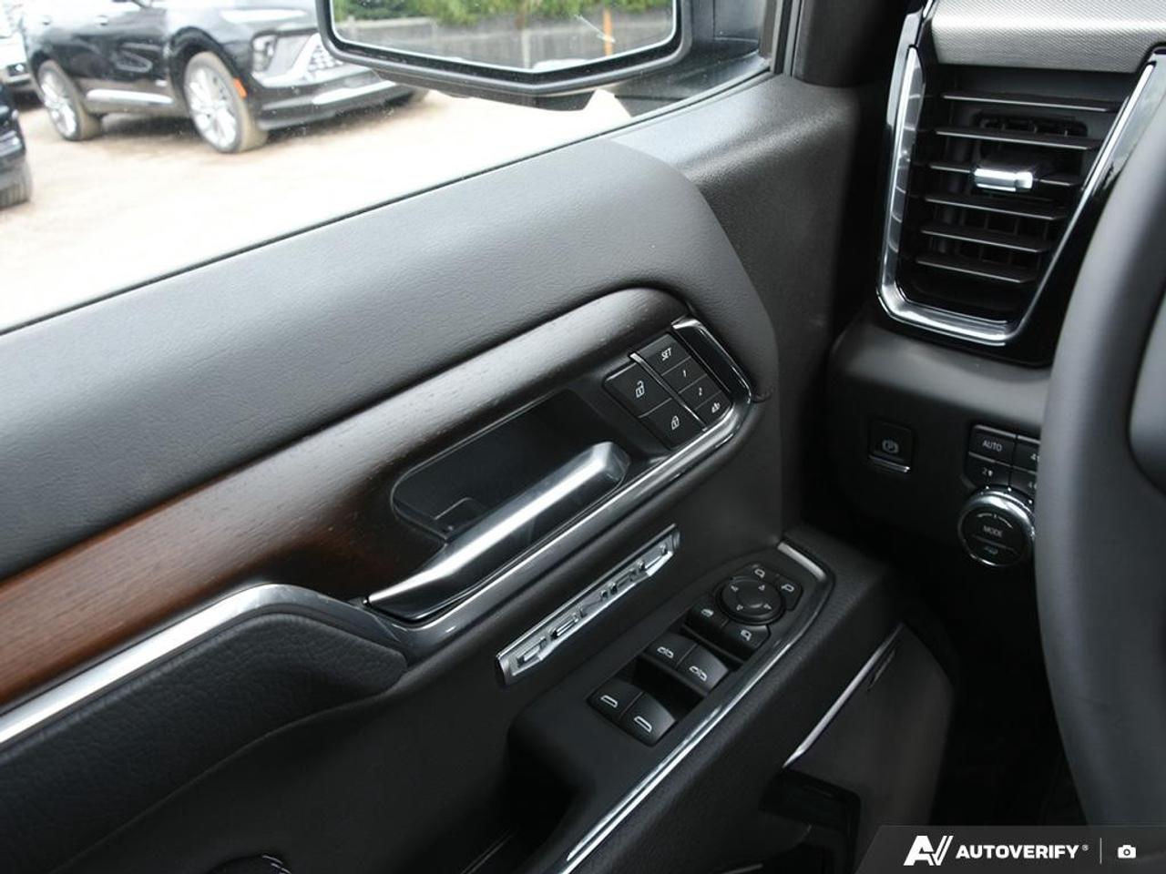 2026 GMC Sierra 1500 Crew Cab Short Box 4-Wheel Drive Denali Photo