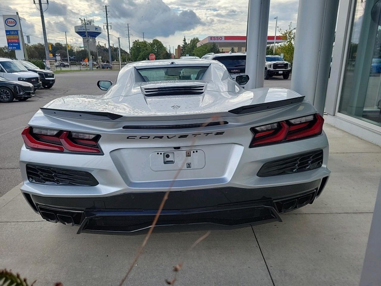 2026 Chevrolet Corvette E-Ray w/2LZ 2dr Convertible Photo4