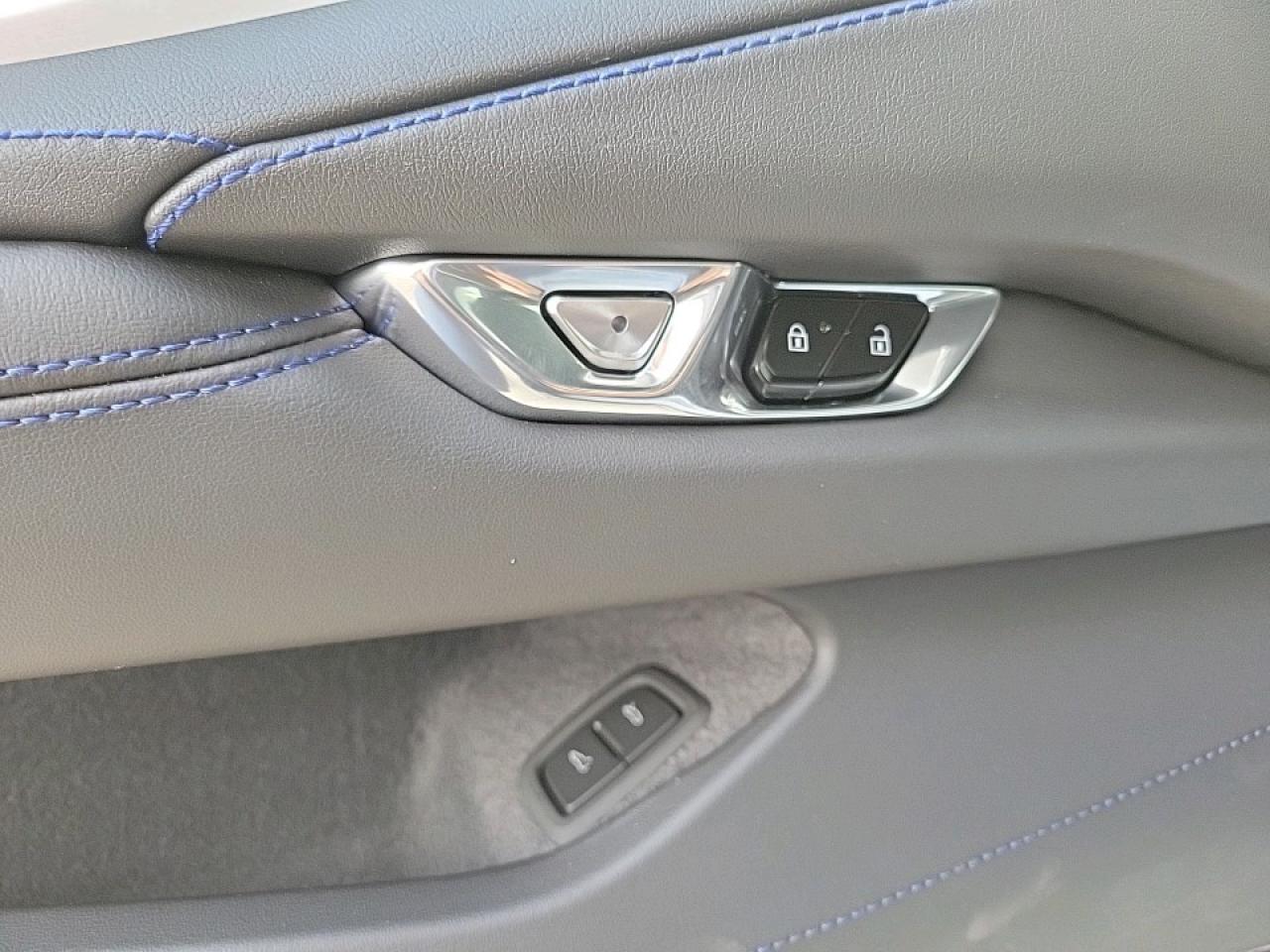 2026 Chevrolet Corvette E-Ray w/2LZ 2dr Convertible Photo